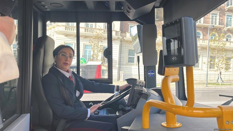 Bu gündən qadın avtobus sürücüləri vəzifələrinin icrasına başlayıb