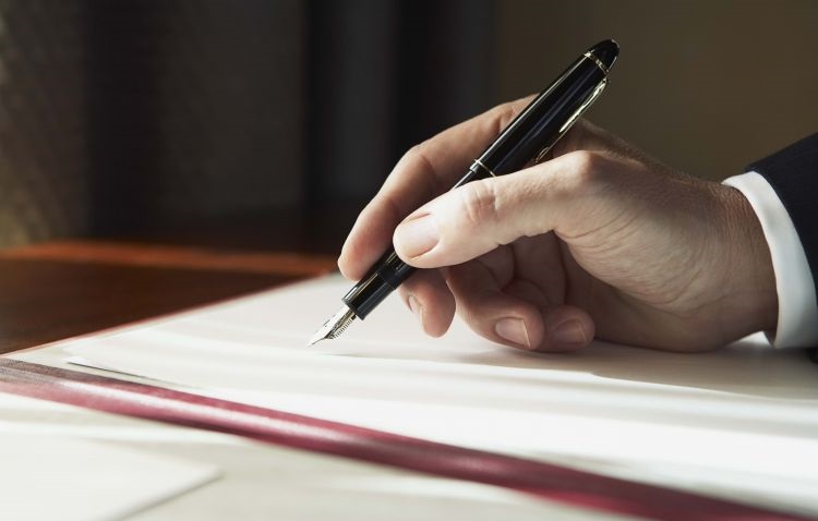 Sosial şəbəkələrdə fahişəliyə açıq çağırış və sövdələşməyə görə cərimə tətbiq olunacaq