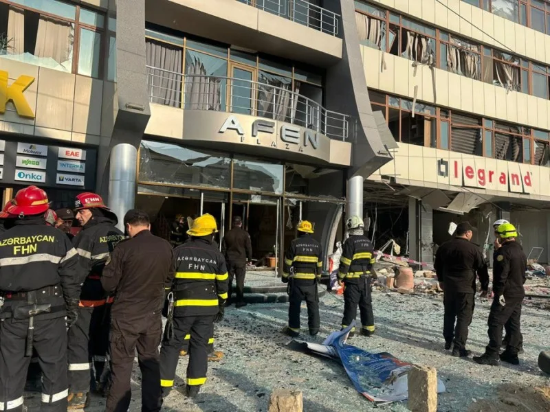 "AFEN Plaza"da PARTLAYIŞ: Xəsarət alanlar var - FOTO-VİDEO -YENİLƏNİB