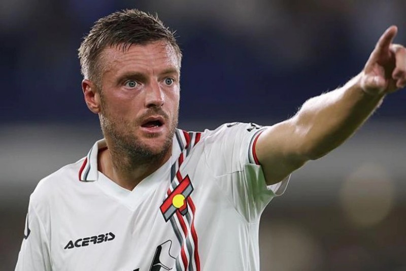 Tanınmış futbolçunun evi qarət edilib