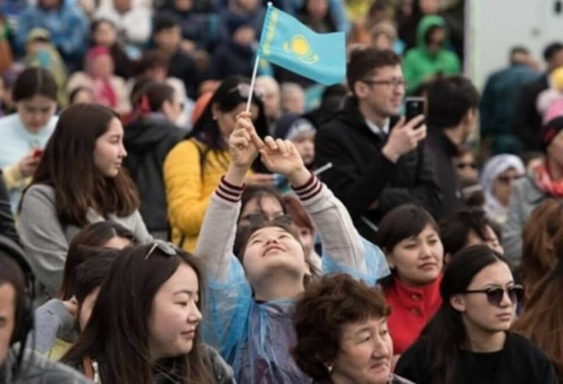 Qazaxıstanda əcnəbilərə məcburi qeydiyyat tətbiq olunacaq