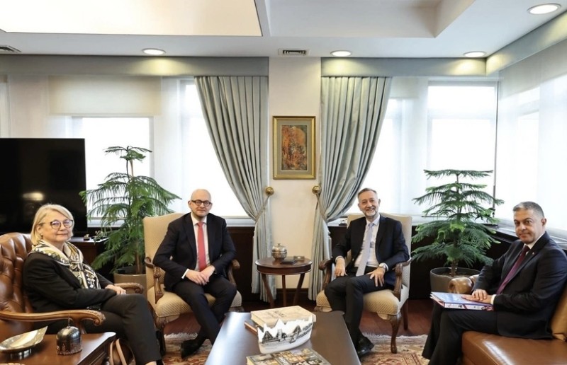 Türkiyə və Finlandiya rəsmiləri müzakirə aparıblar