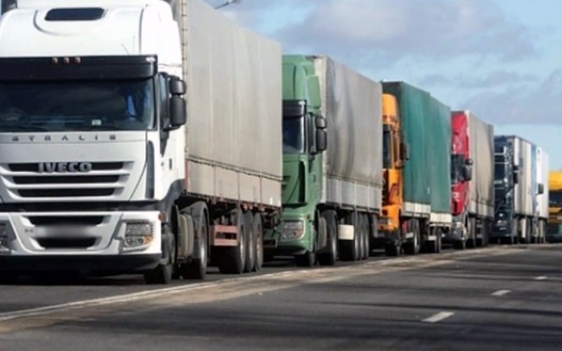 Gürcüstan 20 gündən çoxdur, Azərbaycanın yük maşınlarını gömrükdən buraxmır