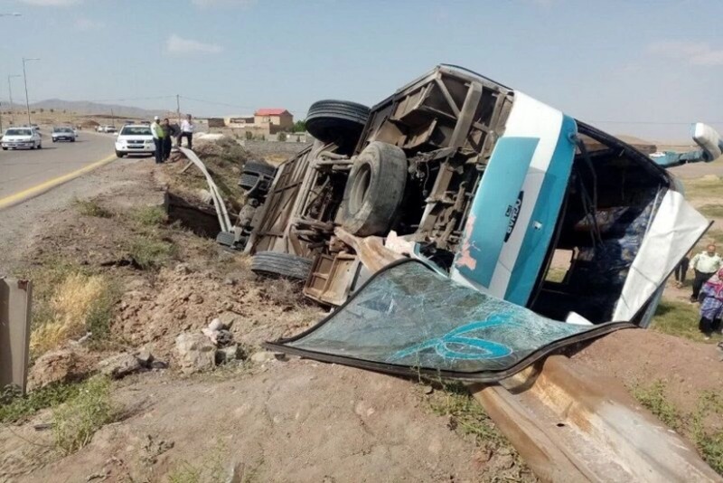 İranda avtobus aşıb, ölənlər var