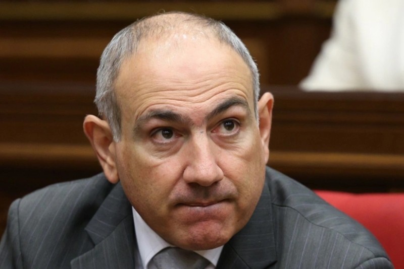 Paşinyan kilsənin yeni tərkibini formalaşdırır