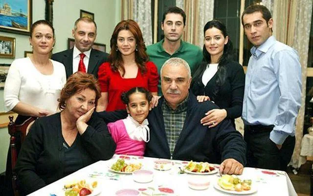 "Yaprak dökümü"ndəki ev xarabalığa çevrildi - VİDEO - FOTO