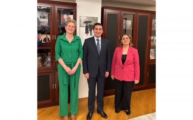 Hikmət Hacıyev Niderland səfiri ilə görüşdü