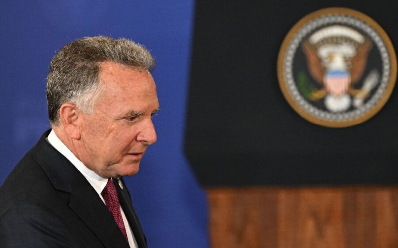 Tramp Uitkoffu Kremlə göndərir