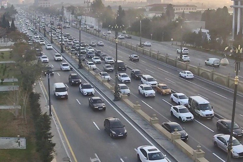 SÜRÜCÜLƏRİN NƏZƏRİNƏ - Bu yollarda tıxac var