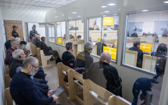 MƏHKƏMƏ: 6 təqsirləndirilən şəxsin vəkili müdafiə çıxışı etdi