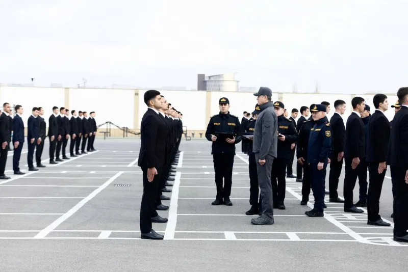 Vilayət Eyvazov sıra baxışı keçirib - FOTO