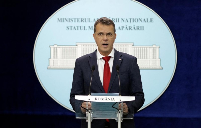 Rumıniyanın müdafiə naziri istefa verib