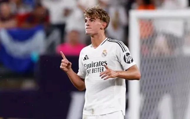"Real" sabiq futbolçusunu transfer edir