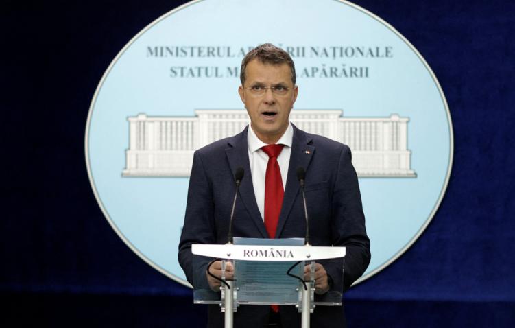 Rumıniyanın müdafiə naziri istefa verdi