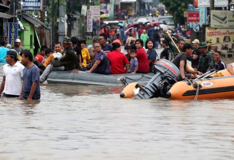 İndoneziyada daşqınlar nəticəsində 170 nəfər ölüb