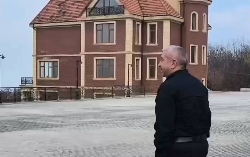 Ramiz Mehdiyevin Şabrandakı villası: Sabiq deputat makler oldu - VİDEO