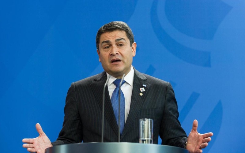 Tramp əfv etdi, keçmiş prezident azadlığa çıxdı 