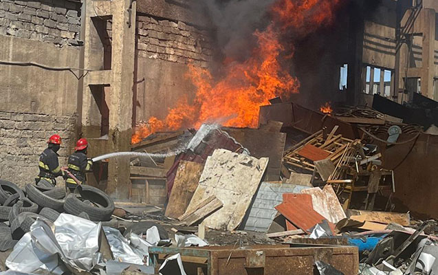 Gəncədə zavodda yanğın başladı