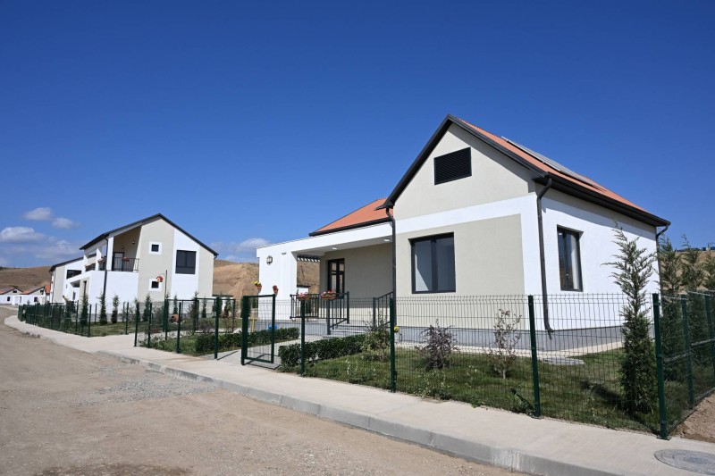 Horovlu kəndinə növbəti köç olub, açarlar təqdim olunub - YENİLƏNİB