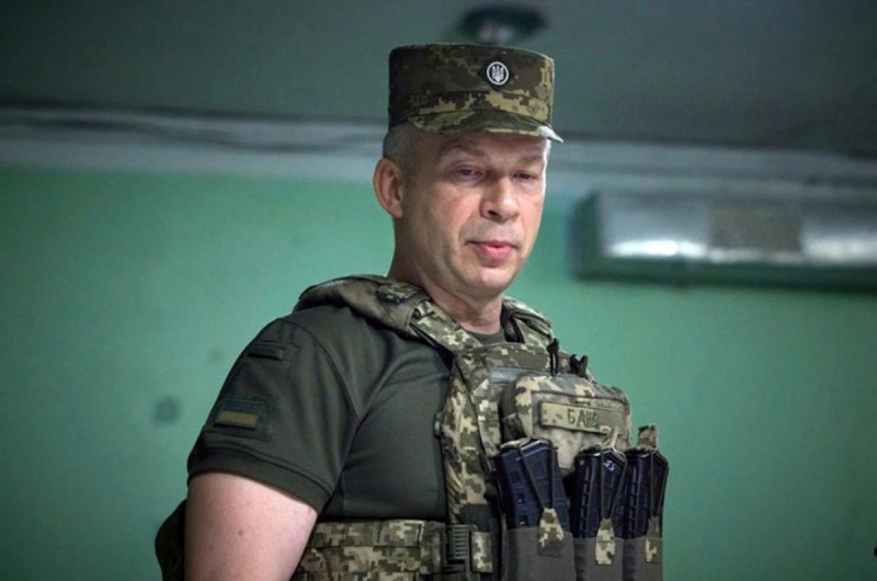 Ukrayna Baş komandanı ərazi güzəştinə qarşı çıxdı