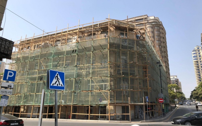 “VEST PARK” MMC Bakıda tarixi binanı zədələdi