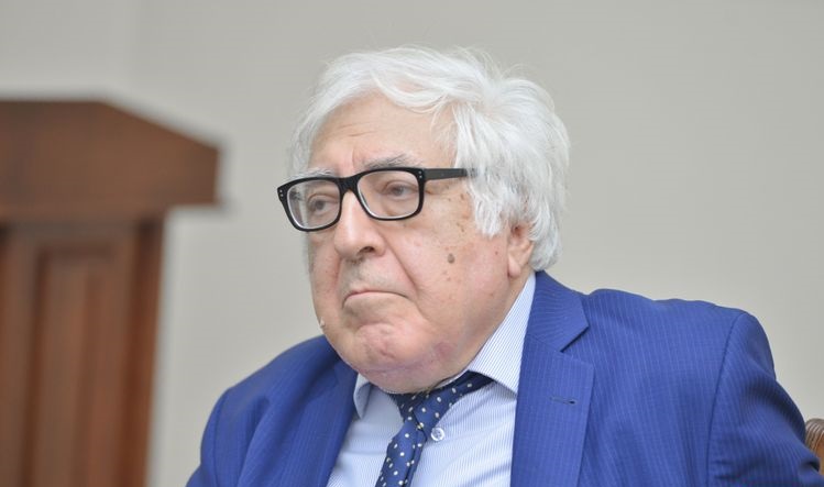 Anar: Əsrlər boyu dilimizin mühafizəsində Şah İsmayılın rolu böyük olub