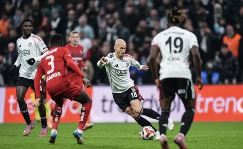 “Beşiktaş” öz meydanında xal itirdi