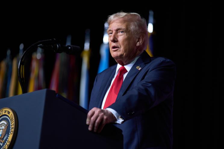 Tramp: Obama Ukraynanı Krımdan imtina etməyə məcbur edib