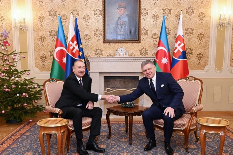 İlham Əliyevin Slovakiyanın Baş naziri ilə təkbətək görüşü olub