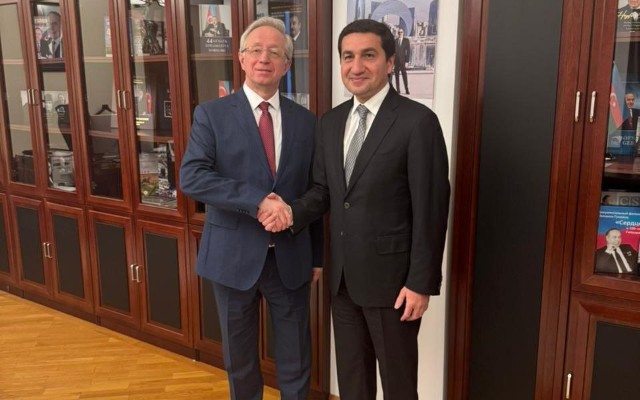 Hikmət Hacıyev Qaluzinlə görüşdü