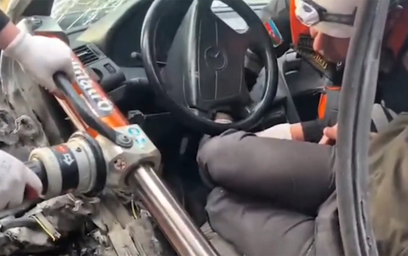 Türkanda qəza: sürücü sıxılı vəziyyətdə qaldı - Video