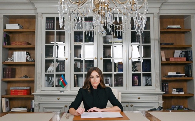 Mehriban Əliyeva Heydər Əliyevlə bağlı paylaşım etdi - FOTO