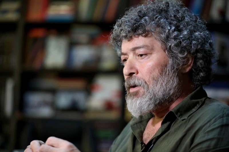 Tanınmış rəssam Şahbaz Xuduoğlunu məhkəməyə verdi