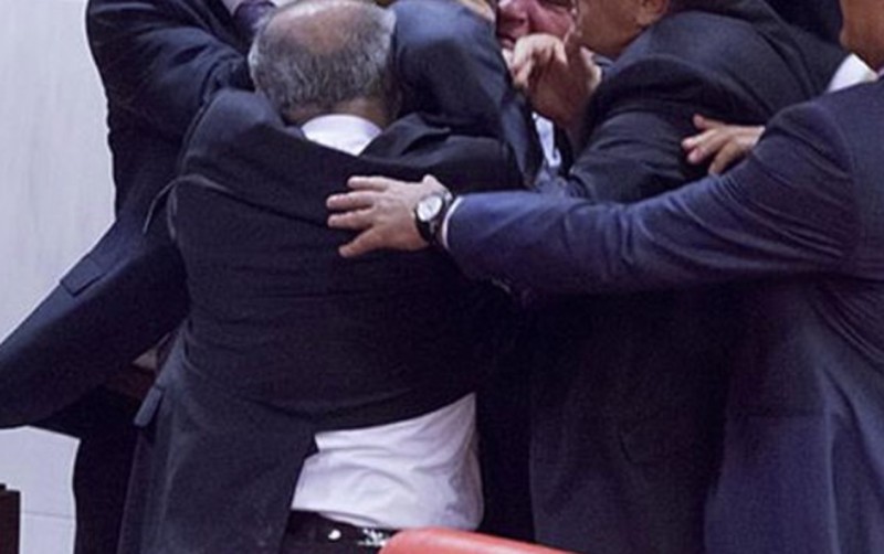 İcra başçısının müavini ilə dalaşan şəxs - Həbs edildi