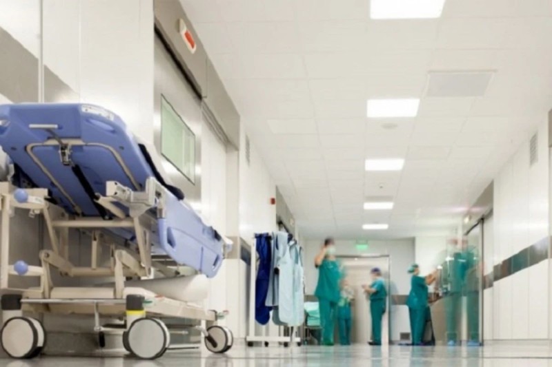 Qaldırıcı qırıldı, usta maşının altında qaldı