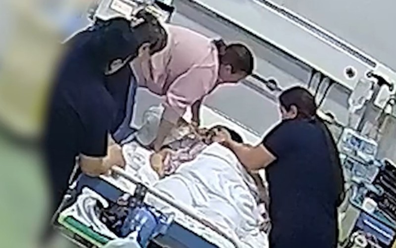 Həkim ürəyi dayanan qadını 45 dəqiqə sonra həyata qaytardı