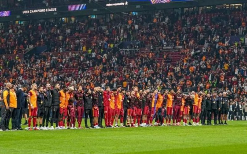 Qalatasaray 3 futbolçusu ilə yollarını ayırır