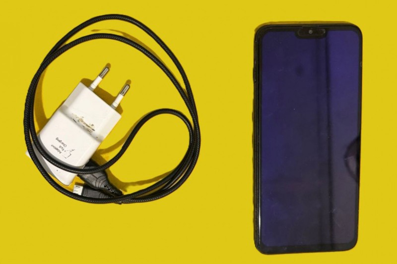 Məhkuma telefon ötürülməsinin qarşısı alındı