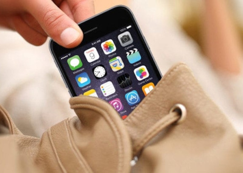 Müştərinin “İphone-17”-ni oğurladı - Polis saxladı