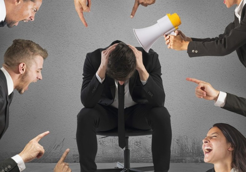 Əsəbi cəmiyyət: Küçədə aqressiya, işdə gərginlik... - Niyə rahatlıq tapa bilmirik?