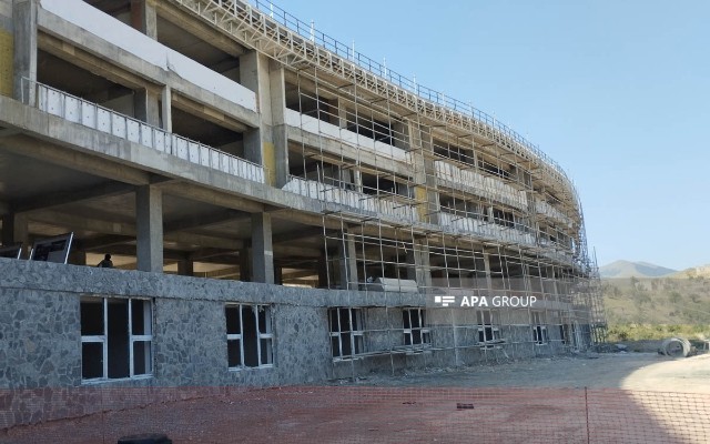 Kəlbəcərdə məktəbin tikintisini 25 yaşlı mühəndis aparır