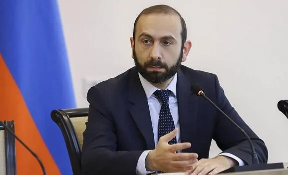 Mirzoyan Şekerinskaya ilə regionu müzakirə etdi