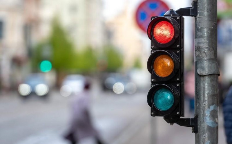 Bakıda ilk dəfə ağıllı svetoforlar quraşdırıldı - VİDEO