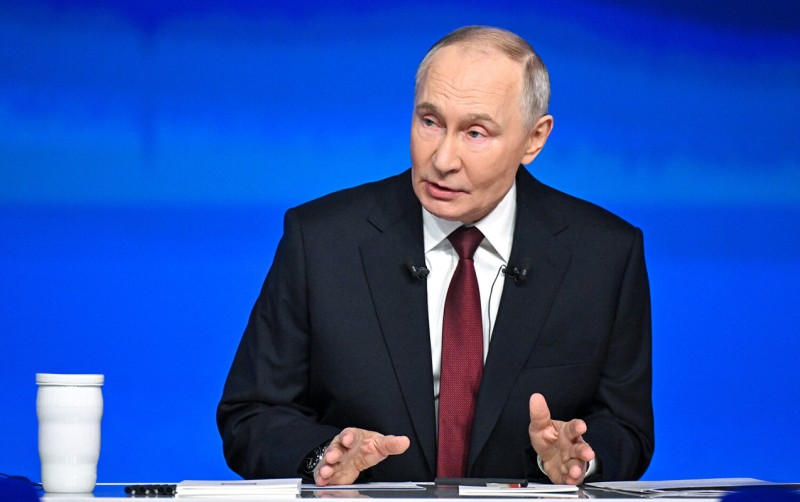 Putin onun sualını yersiz adlandırdı