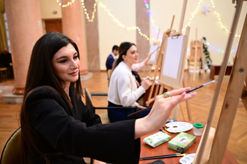 Muzey Mərkəzində təsviri sənət üzrə “Milli motivlər” adlı ustad dərsi keçirilib - FOTOLAR