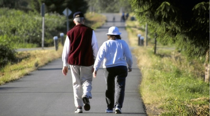 Gün ərzində nə qədər piyada gəzmək lazımdır?
