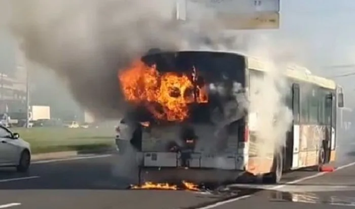 Sarayda avtobus YANDI - YENİLƏNİB