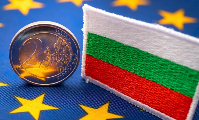 Daha bir ölkə avroya keçir