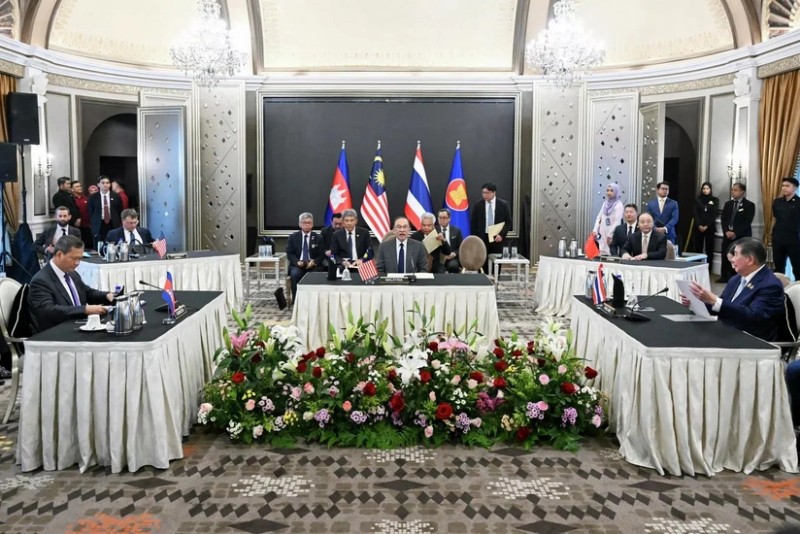 Tailand və Kamboca arasında müvəqqəti atəşkəs qüvvəyə minib