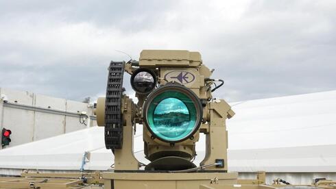 İsrail ordusuna ilk lazer hava hücumundan müdafiə sistemi təhvil verildi 